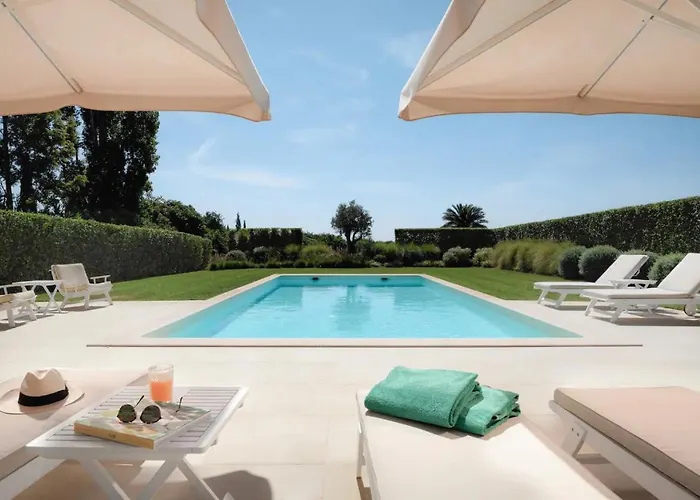 Liberal Wing Villa *